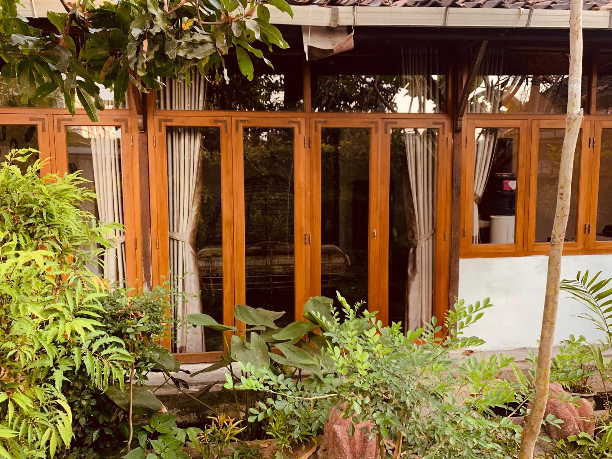 Yoga Lover Yogyakarta Exterior photo
